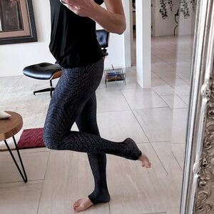 Niyama Sol Live Laugh Love Snake Skin Print Leggings Size M